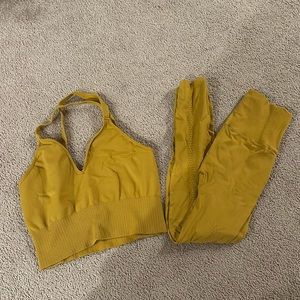 Free people good karma set. Both are in the color Honey Mallow.